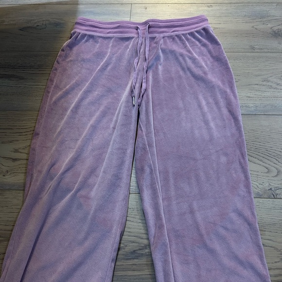 SOLD-Juicy Couture Lavender Velour Set - Picture 4 of 5